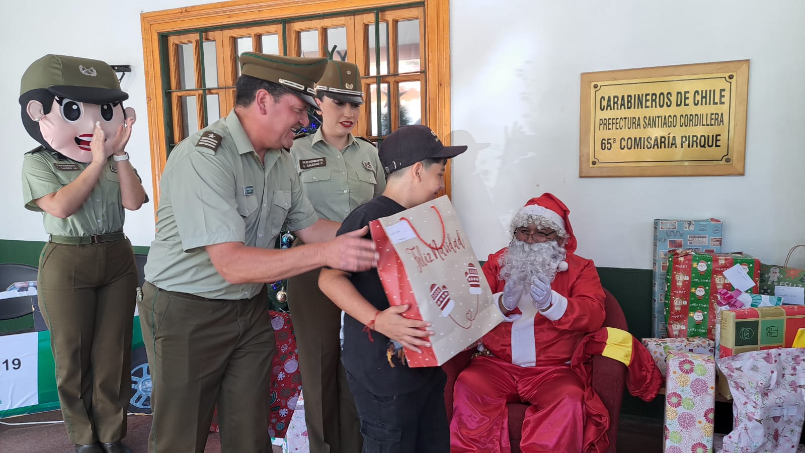 niños viejopascuero carabinero 03